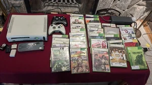 Xbox 360 - Arcade White Console Bundle - Picture 1 of 19