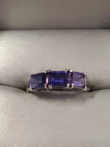 Sterling Silver Size 6 Ring With 3 Purple Stones 2.4 Grams - Picture 1 of 7