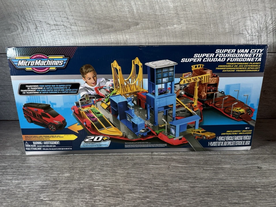 Micro Machines  Super Van City Transforming Playset & 1 Vehicle 2020 - Image 1 of 4