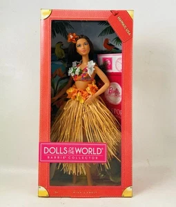 🌟Barbie Dolls of the World Hawaii, USA Passport, 2011 Pink Label Mattel W3443 - Picture 1 of 7