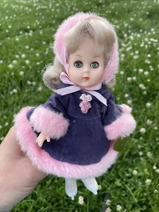 Vintage 1985 8 Zoll Vogue Ginny Eislaufpuppe - Bild 1 von 10