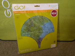 AccuQuilt Go! Fustella per taglio tessuti - Morsetto 8" (55436) - Foto 1 di 2