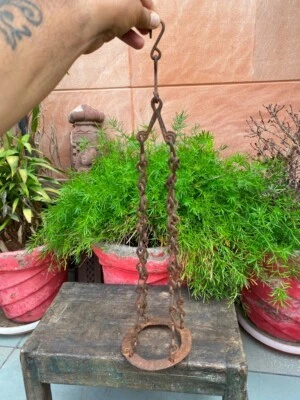 Antigua olla de hierro forjada a mano de 1700 antigua rara con soporte colgante de techo Foto 1 de 4