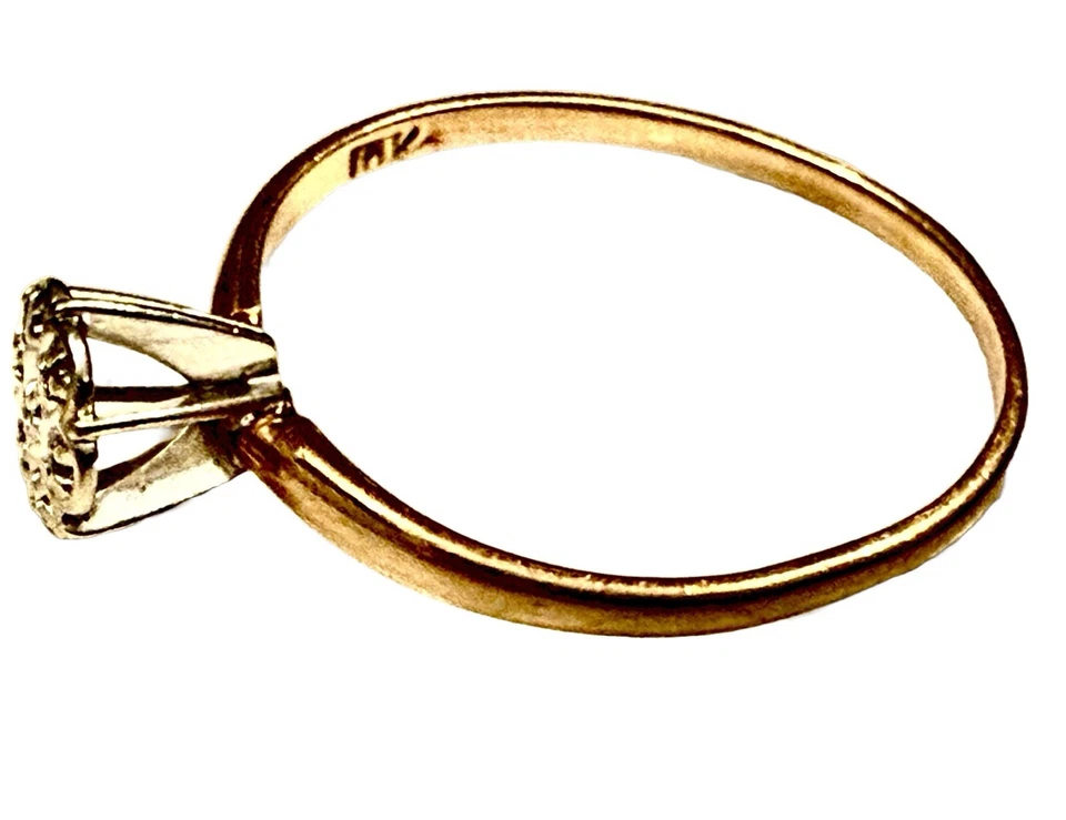 10K Yellow & White Gold Cluster Diamond Accents Ring Size 6 Ring 0.95 Grams - Image 1 of 3