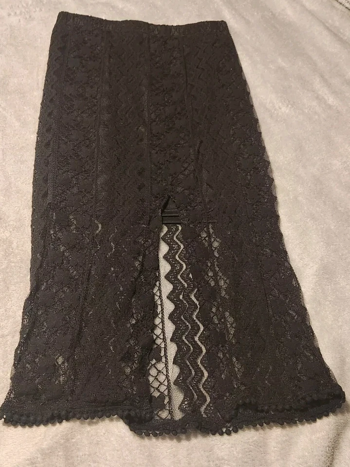 Falda larga de encaje negra firmada por D para niñas talla M (10/12) con forro Foto 1 de 4