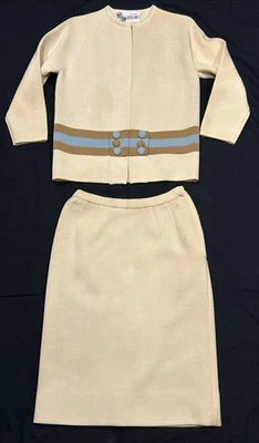 World Knits Vintage Knit 2 Piece Leisure Wear Set Sweater & Skirt Size 8 A43 - Image 1 of 4