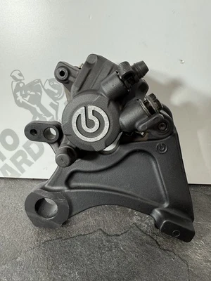 Pinza de freno trasera Triumph Street Triple 765 R BREMBO 2017-2022 16457m OEM Foto 1 de 4