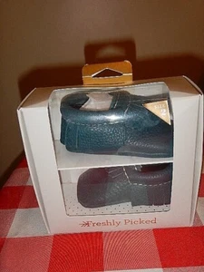 Frisch gepflückte Baby Mokassins Größe 2 Waldgrün Kieselleder Neu im Karton - Bild 1 von 2