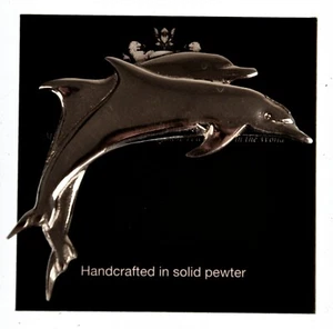 Double Dolphin - Dolphins Solid Pewter Tie Pin / Lapel Pin - New - Picture 1 of 1