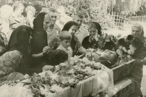 Foto de colección hombre post mortem funeral luto familiar - Imagen 1 de 3