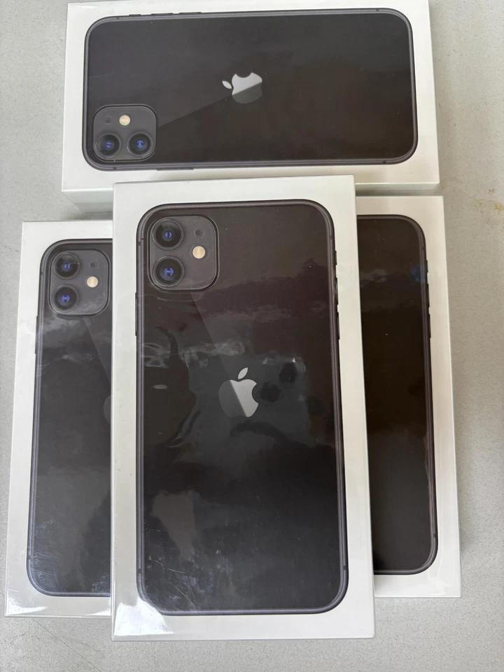 Apple iPhone 11 - 64 GB - Black (Unlocked)