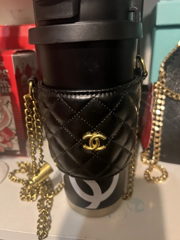 Chanel GWP Soporte Acolchado y Taza Reutilizable Marca Negra - ¡Caja Chanel Para Regalo!! Foto 1 de 2
