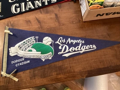 "Banderín 29"" de Los Angeles Dodgers, Dodger Stadium" Foto 1 de 4