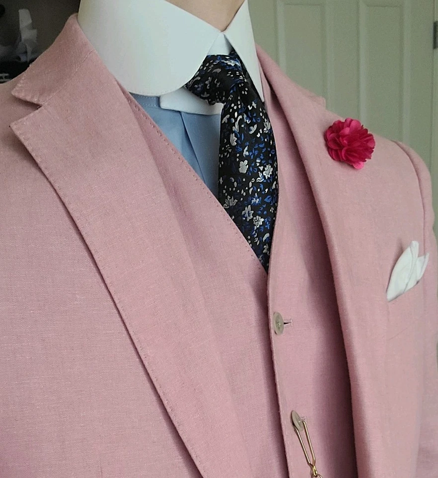 38r 32x30 Joseph Abboud Men's 3-piece Raspberry Pink Suit  - Image 1 of 4