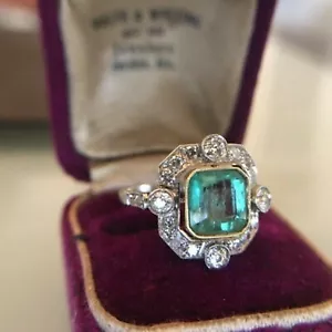 Anello di fidanzamento Art Deco anni 1890 1,44 ct smeraldo vintage aureola in... - Foto 1 di 10