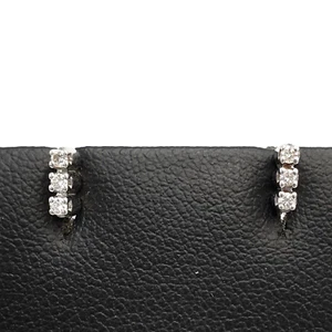 ORECCHINI TRILOGY USATI PICCOLI ORO BIANCO 18K DIAMANTI NATURALI 0,09 ct TOTALI - Foto 1 di 14