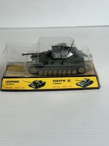 TIN TOY DIECAST ARMY TANK PZKPFW III  (GERMAN) MADE IN HONG KONG. - Bild 1 von 3
