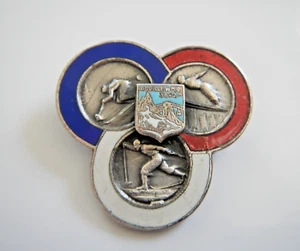 VINTAGE - HAT LAPEL PIN - AIGUILLE DU MIDI - FRANCE - SKI MONT BLANC FRENCH ALPS - Picture 1 of 13
