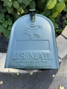 Used SOLAR ELITE GREEN HEAVY DUTY METAL STANDARD RURAL MAILBOX - Picture 1 of 6