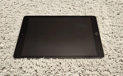 Apple iPad 8. Gen 32GB, Wi-Fi, 10,2 Zoll - Space Grau mit OVP & MDM - fähig - Bild 1 von 4