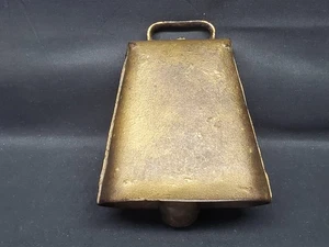 Vintage goldbemalte Eisen Kuhglocke mit Original Klatsche 5,5" x 4,5" - Bild 1 von 11
