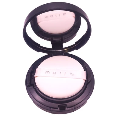 Mally Flawless Finish Transforming Effect Foundation Compact LIGHT  - Image 1 of 4