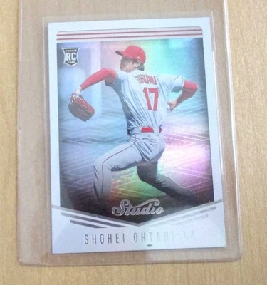Tarjeta de novato 2018 Panini Studio (Chronicles) Shohei Ohtani RC #3 Foto 1 de 2