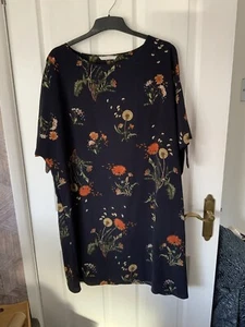 Dress - Picture 1 of 4