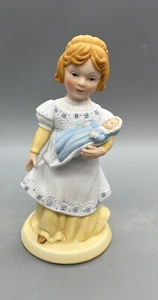 Porzellanfigur "A Mothers Love" exklusiv handgefertigt für Avon (1981) - Bild 1 von 9