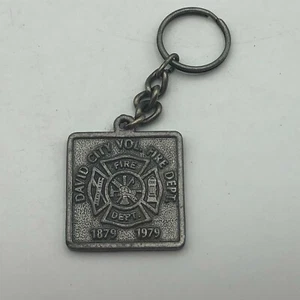 Llavero David City Nebraska Llavero Voluntario Departamento de Bomberos Llavero De Colección 1879-1979 - Imagen 1 de 12