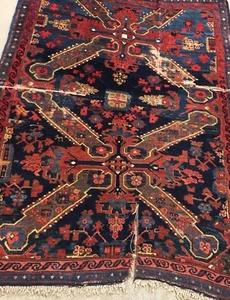 AN ANTIQUE CAUCASIAN RUG - Picture 1 of 12