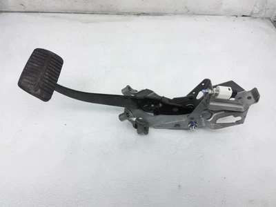 Pedal de freno Subaru Crosstrek 2019 2,0 L 36012Fj160 OEM Foto 1 de 4