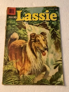 LASSIE #33 FR ( CENTER FOLD DETACHED) DELL COMICS - SILVER AGE 1957 - Picture 1 of 3