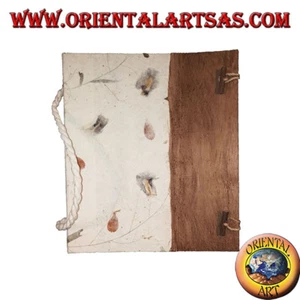 Album fotografico in carta di riso e corteccia con chiusura a valigia, 27 cm - Imagen 1 de 2