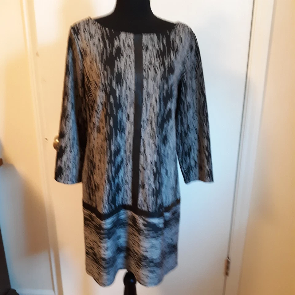 Vestido Maggy London Negro Blanco Tejido Imitación Cuero Acento Codo Parches Talla 12  Foto 1 de 4