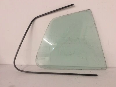 78 79 80 81 82 PORSCHE 944 924 RIGHT PASSENGER SIDE QUARTER WINDOW GLASS / trim Foto 1 de 2