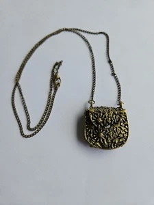 Vintage Filigree Metal Silvertone Coin Purse Pendant Necklace JL - Picture 1 of 5
