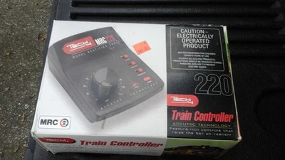 MRC #220 TECH CONTROLADOR DE 4 TRENES (DC/AC) POWER-PACK Foto 1 de 4