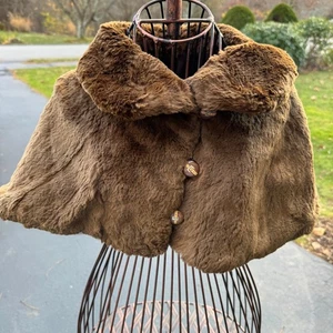 Capa de piel vintage con dos botones - Imagen 1 de 10