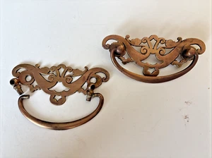 Coppia di cassetti/armadio Victoria decorati in ottone pesante del 1800 tiranti a goccia 3" - Foto 1 di 6