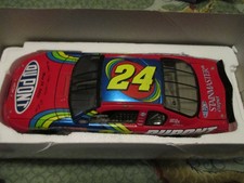 Jeff Gordon #24 DuPont NASCAR 2001 Diecast Monte Carlo 1:24 Scale Stock Car Repl
