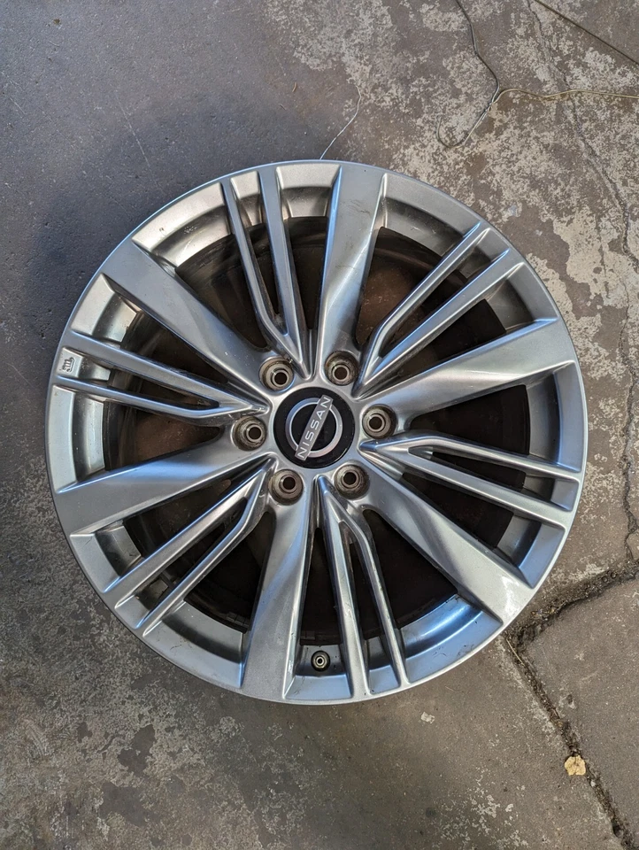 Llanta de aleación Infiniti QX80 / Nissan Armada 20" 20x8" D0C00-6GW5A Foto 1 de 4