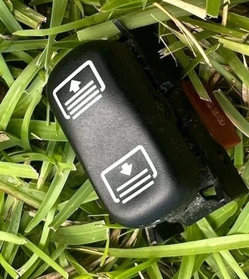 1996-2002 Mercedes-Benz W210 W208 SUN SHADE SWITCH E300 E240 E200 E320 E430 - Image 1 of 3