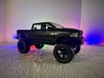 Ram 1500 2014 Jada Just Trucks edición todoterreno 1:24 negra Foto 1 de 4