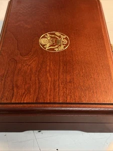 1997-W 50TH ANNIV. JACKIE ROBINSON $5 GOLD COMMEM. COIN W/CARD,PIN, & PATCH, - Picture 1 of 6