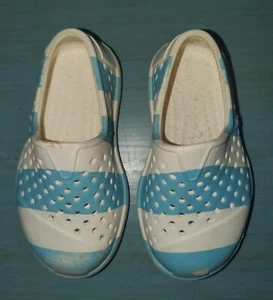 TOMS white and light blue Rubber Slip On Water Shoes Sz 5 Toddler PLAY Condition - Picture 1 of 6