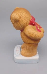 Vintage Enesco Lucy Rigg Bear on Scale 1984 - Picture 1 of 7