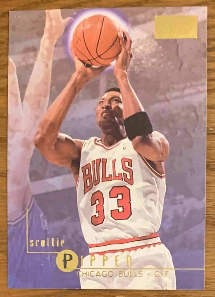 SCOTTIE PIPPEN, 1997 SKYBOX PREMIUM CARD, AMAZING ! NBA LEGEND ! - Image 1 of 1