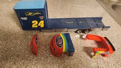 1999 Mega Blocks JEFF GORDON #24 DuPont 485 Piece Lego Car NASCAR Set 1/16 Scale - Image 1 of 4