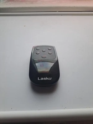 CONTROL Lasko oscillating tower electric heater with remote control, 1500 W - Image 1 of 4